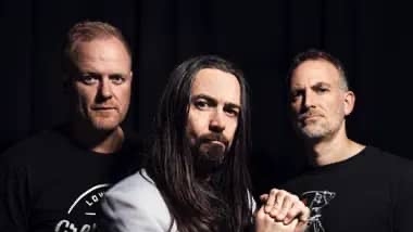 Hello Enemy – Waiting